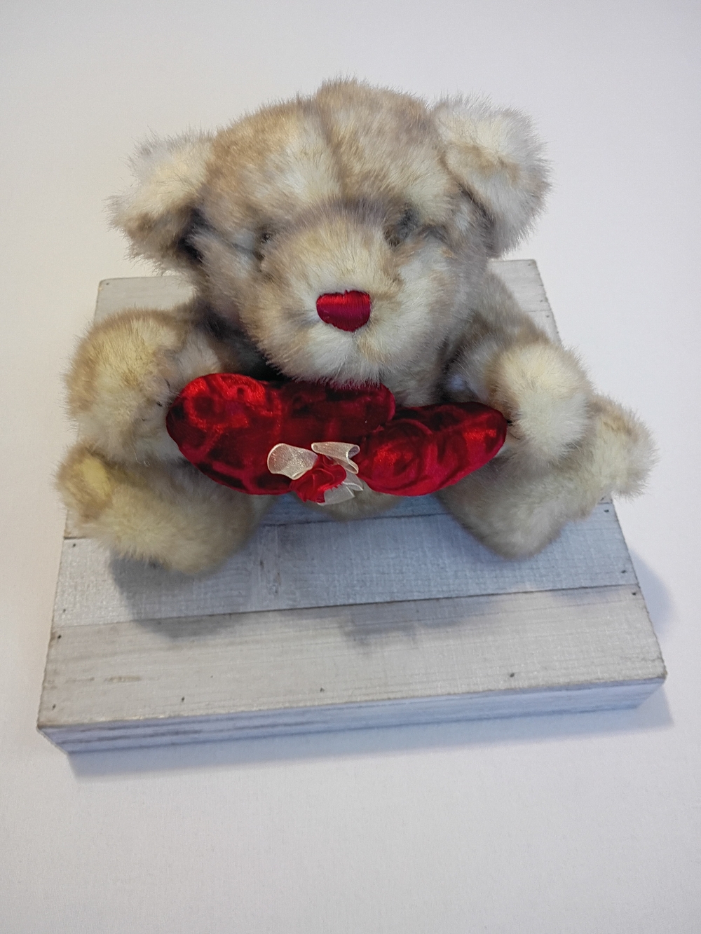 Vintage Dan Dee Collector's Choice Valentine's Day Plush Bear Double Hearts 9"